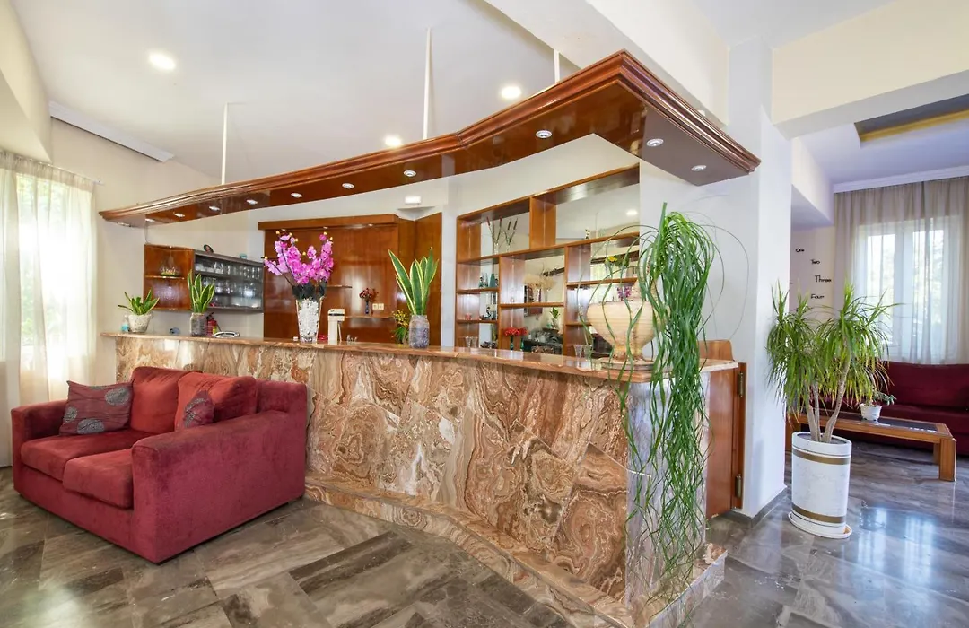 Labyrinth Hotel-1